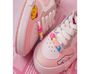 Koračaj u Sanrio stilu s ovim Hello Kitty tenisicama