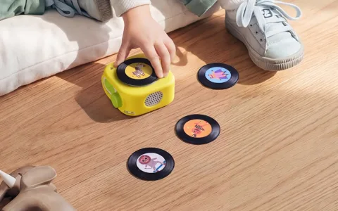 Chechirp Spin glazbena igračka za mališane