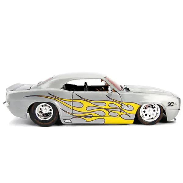 1969 Chevy Camaro metalni automodel 1/24 - Simba Toys slika 3