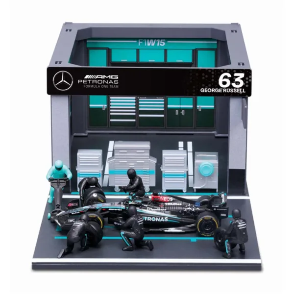 Bburago: F1 trkaći automobil 1/43 - MB AMG W15 E Performance boks stanica slika 2