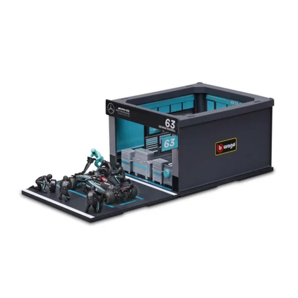 Bburago: F1 trkaći automobil 1/43 - MB AMG W15 E Performance boks stanica slika 3