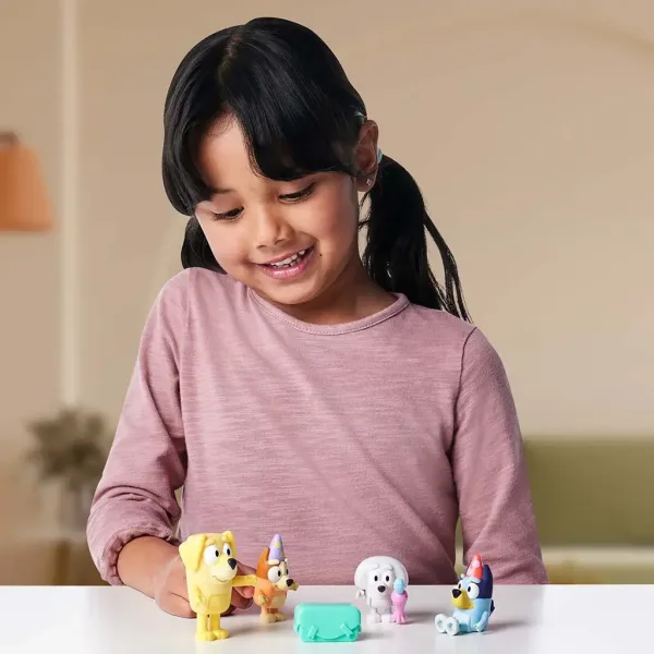 Bluey: Dodaj u paket set od 4 figurice za igru. slika 3