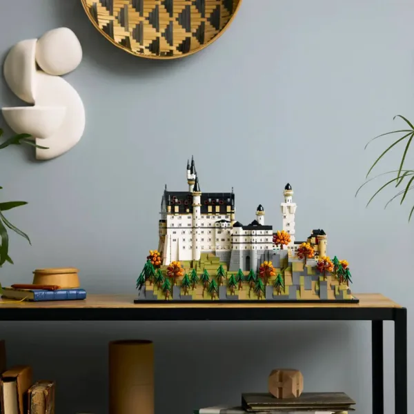 LEGO® Architecture: Dvorac Neuschwanstein (21063) slika 7