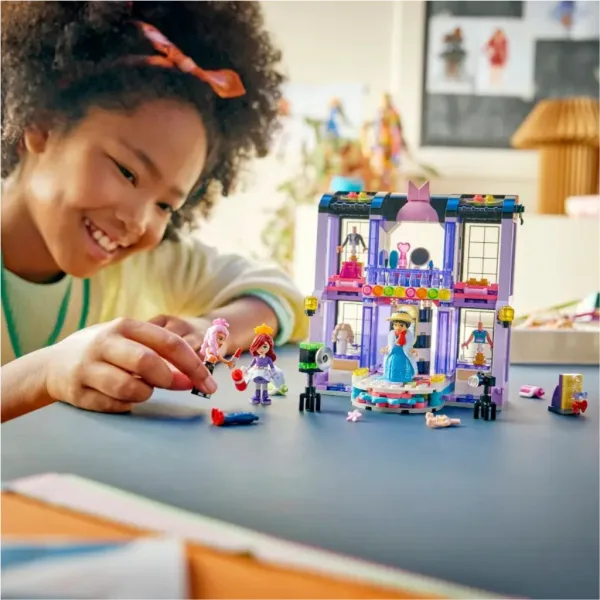 LEGO® Friends: Modna revija u Heartlake Cityju (42685) slika 4
