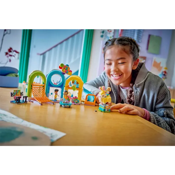 LEGO® Friends: Vesela igraonica (42686) slika 5