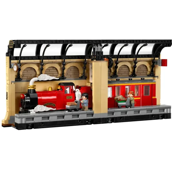 LEGO® Harry Potter: Čarobna knjiga: Hogwarts™ Express (76450) slika 3