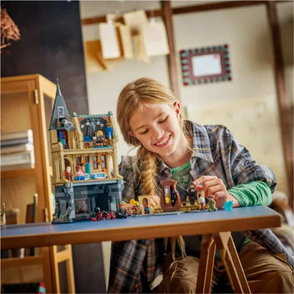 LEGO® Harry Potter: Dvorac™ Hogwarts: Bolnica (76463) slika 4