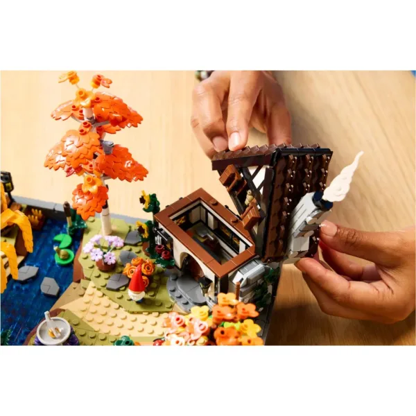 LEGO® Icons: Jesenska vrtna kućica (11372) slika 5