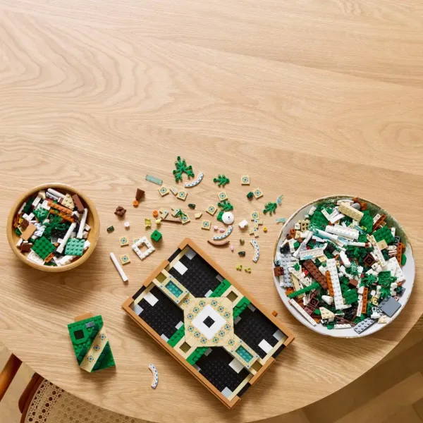 LEGO® Icons: Vrt s fontanama (10359) slika 3
