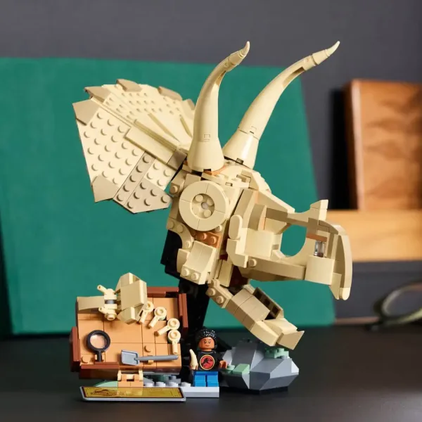 LEGO® Jurassic World: Ostaci dinosaura - Lubanja triceratopsa (76959) slika 3
