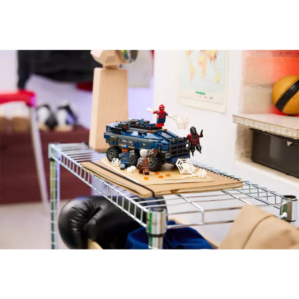 LEGO® Marvel: Čovjek-pauk: Potjera zatvorskog transporta (76349) slika 8