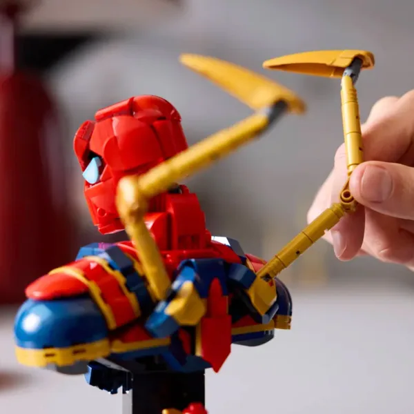 LEGO® Marvel: Poprsje Iron Spider-Mana (76326) slika 3