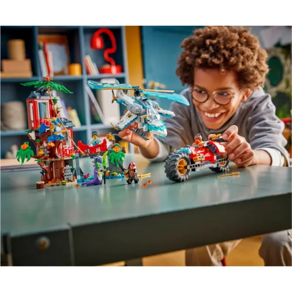 LEGO® Ninjago: Bitka ninja vozila kod kućice na drvetu (71857) slika 4