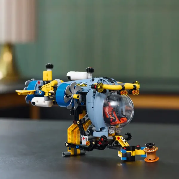 LEGO® Technic: Podmornica za dubokomorska istraživanja (42201) slika 3