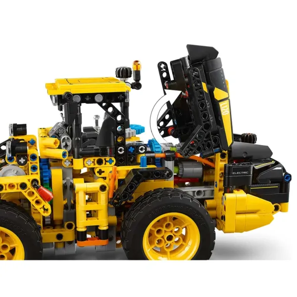 LEGO® Technic: Volvo L120 Električni utovarivač na kotačima (42209) slika 5