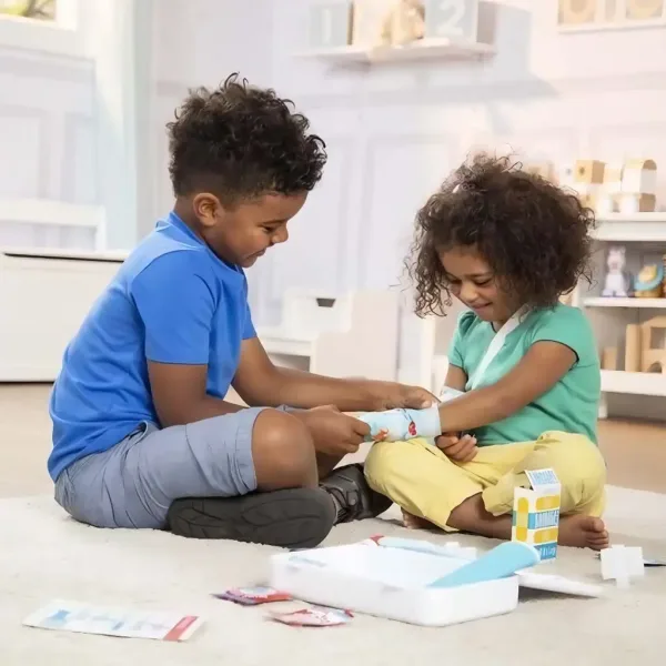 Ozdravi komplet za prvu pomoć - Melissa & Doug slika 5