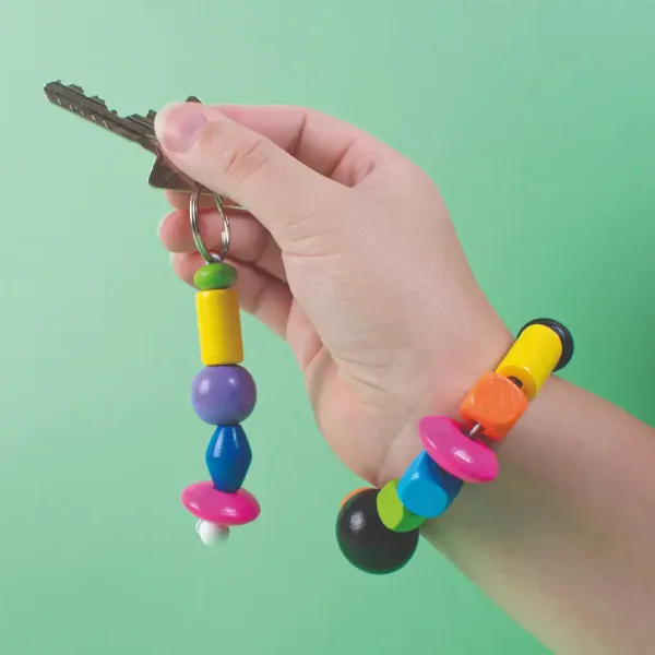 PlayBox: Set obojenih drvenih perli za nizanje u kantici 190gr slika 2