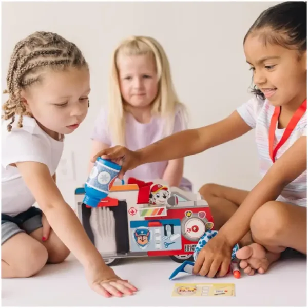Vatrogasni set s dodatcima Marshall iz Patrolnih šapa - Melissa & Doug slika 4
