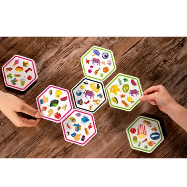 Društvena igra Dobble Connect slika 3
