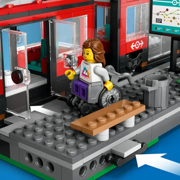LEGO® City: Tramvaj i stajalište u centru grada (60423) slika 5