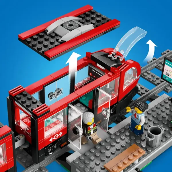 LEGO® City: Tramvaj i stajalište u centru grada (60423) slika 7