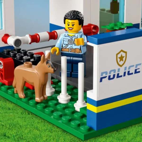 LEGO® City: Policijska postaja (60316) slika 6