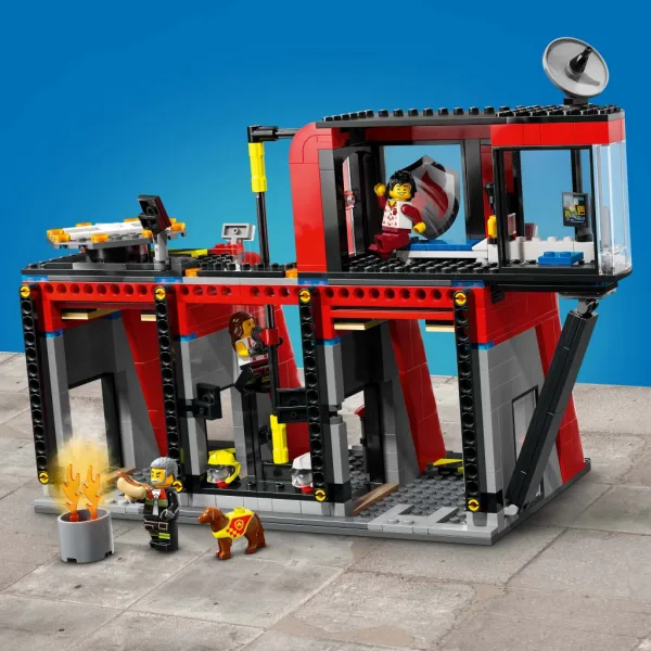 LEGO® City: Vatrogasna postaja i vatrogasno vozilo (60414) slika 4