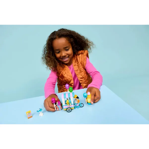 LEGO® Friends: Prodavač sladoleda i balona (42692) slika 6
