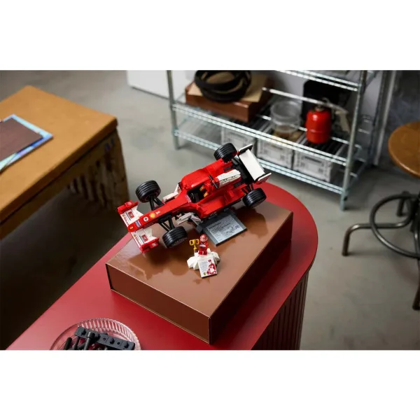 LEGO® Ikone: Ferrari F2004 i Michael Schumacher (11375) slika 7