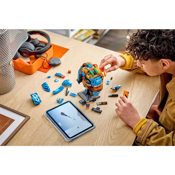 LEGO® Editions: McLaren Mastercard F1® Team kaciga Oscara Piastrija (43017) slika 4