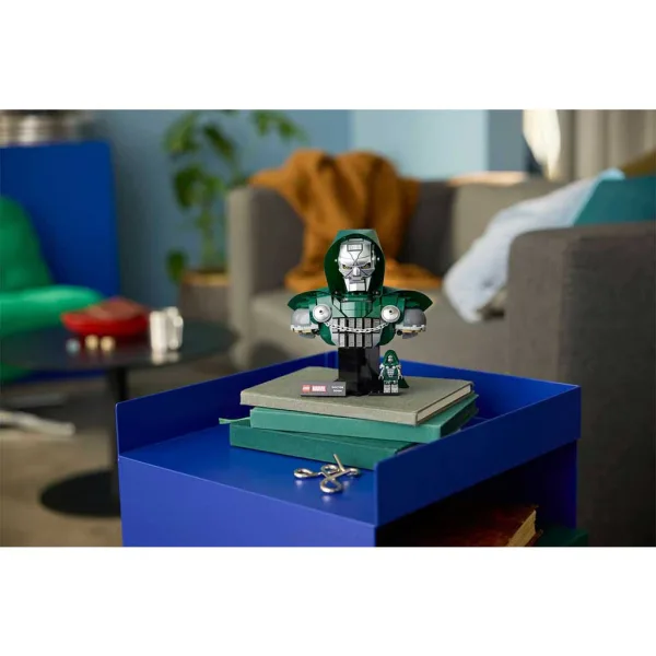 LEGO® Marvel: poprsje Doctora Dooma (76345) slika 4