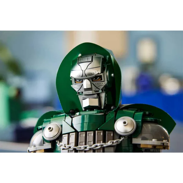 LEGO® Marvel: poprsje Doctora Dooma (76345) slika 6