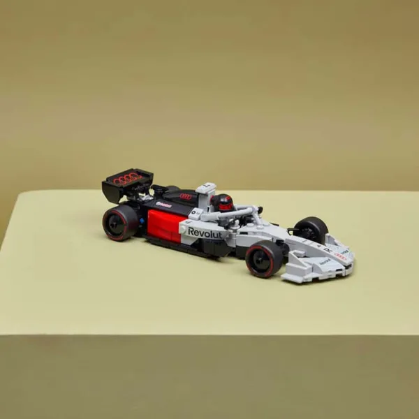 LEGO® Speed Champions: Audi Revolut F1® Tim R26 trkaći automobil (77259) slika 6