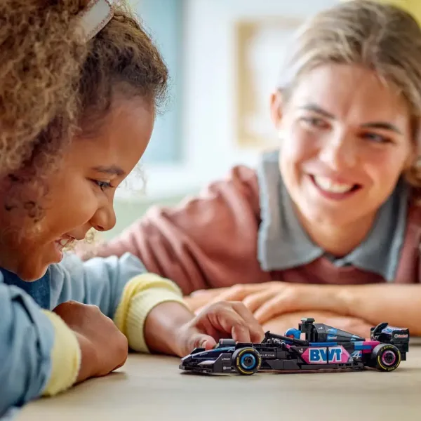 LEGO® Speed Champions: BWT Alpine F1® Tim A524 trkaći automobil (77248) slika 5