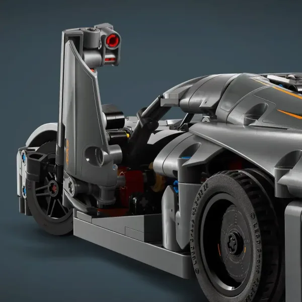 LEGO® Technic: Koenigsegg Jesko Absolut sivi hiperautomobil (42173) slika 5