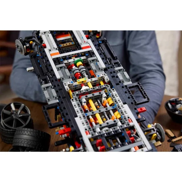 LEGO® Technic: Koenigsegg Sadair's Spear superautomobil (42232) slika 7