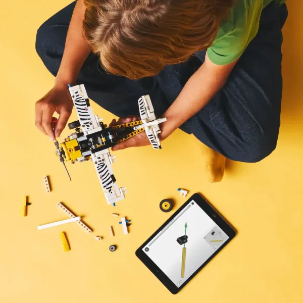 LEGO® Technic: Mali zrakoplov (42198) slika 4