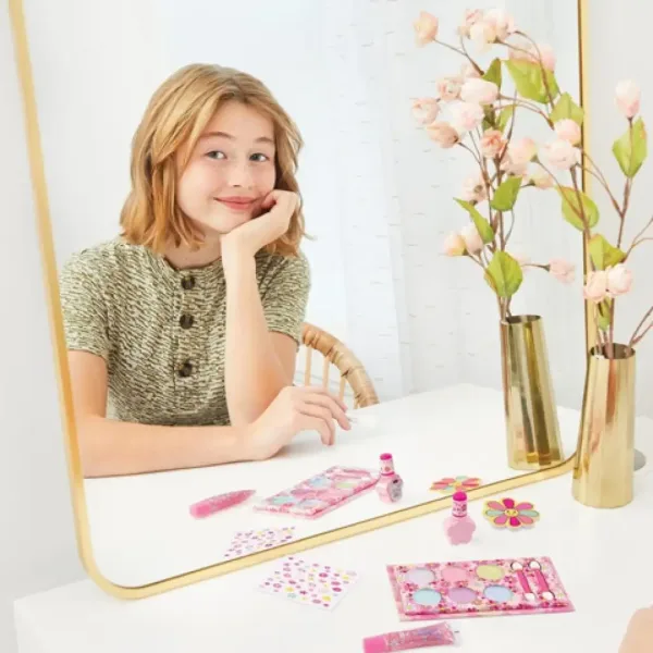 Make it Real: Blooming Beauty cvjetni set šminke slika 4
