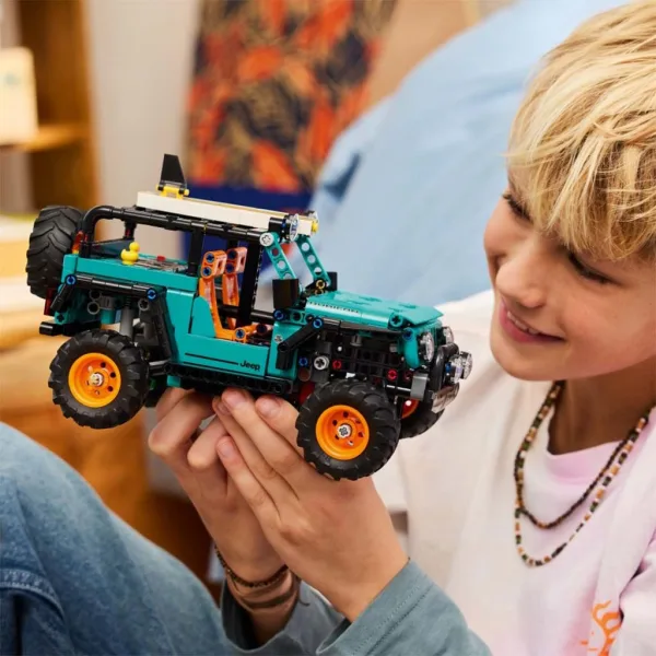 LEGO® Technic: Jeep® Wrangler Rubicon SUV (42227) slika 6