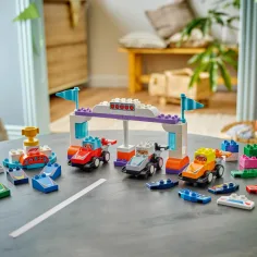LEGO® DUPLO®: F1® trkaći automobili i vozači (10445) slika 3
