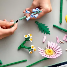 LEGO® Botanicals: Buket sunčanožutog cvijeća (10347) slika 3