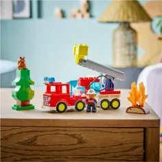 LEGO® DUPLO®: Vatrogasno vozilo s crijevom i vatrogascem (10473) slika 5