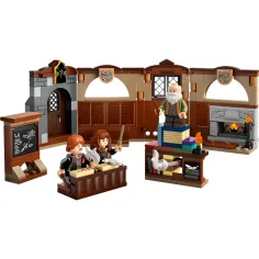 LEGO® Harry Potter: Hogwarts™ dvorac - Sat lekcija (76442) slika 2