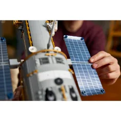 LEGO® Icons: Hubbleov svemirski teleskop (11383) slika 10