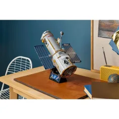 LEGO® Icons: Hubbleov svemirski teleskop (11383) slika 14
