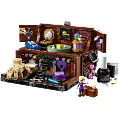 LEGO® Wednesday: Stvarin dom (76785) slika 2