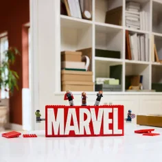 LEGO® Super Heroes: MARVEL logo i minifigure (76313) slika 3
