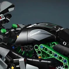 LEGO® Technic: motocikl Kawasaki Ninja H2R (42170) slika 3