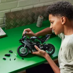 LEGO® Technic: motocikl Kawasaki Ninja H2R (42170) slika 5