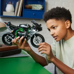 LEGO® Technic: motocikl Kawasaki Ninja H2R (42170) slika 6